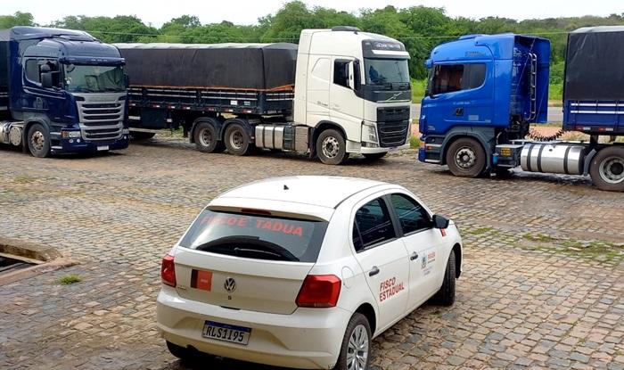 Sefaz-PB apreende carretas com madeira com nota fiscal inidônea no Sertão
