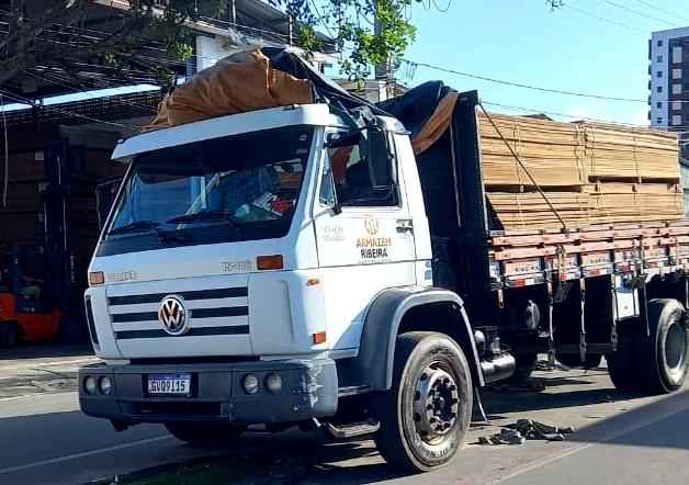 SEFAZ-PB apreende chapas de MDF sem documento fiscal em Campina Grande