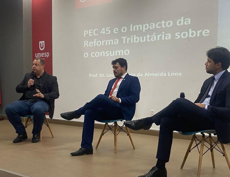 Diretor do Sindifisco-PB participa de debate sobre a Reforma Tributária no Uniesp