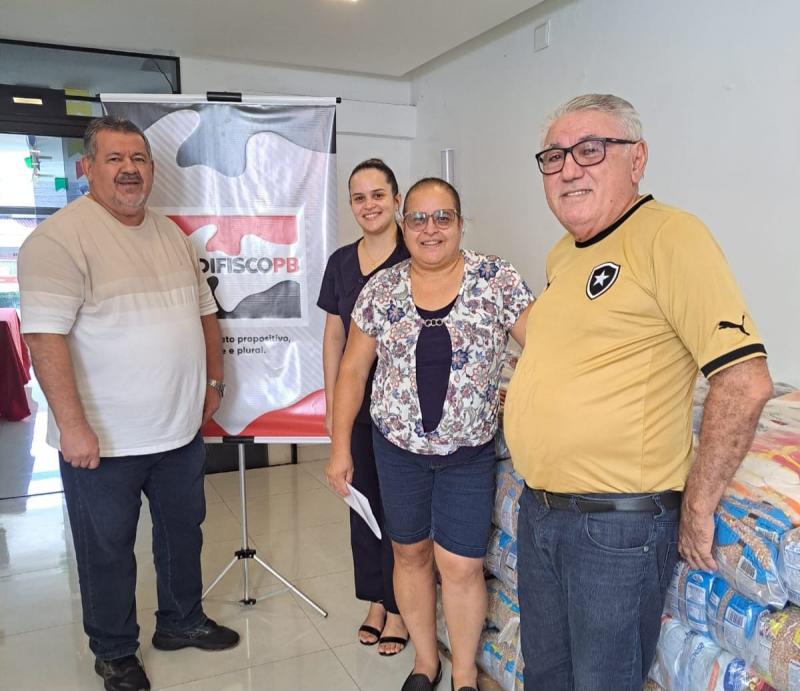 Diretoria do Sindifisco-PB entrega cestas-básicas do Forró Fiscando