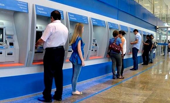 Pagamento do IPVA da placa com final 6 deve ser feito até sexta-feira (28) para garantir desconto de 10%