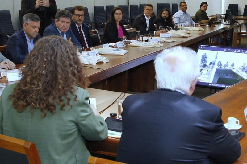Divergência entre sindicatos e associações trava PL da negociação coletiva no serviço público